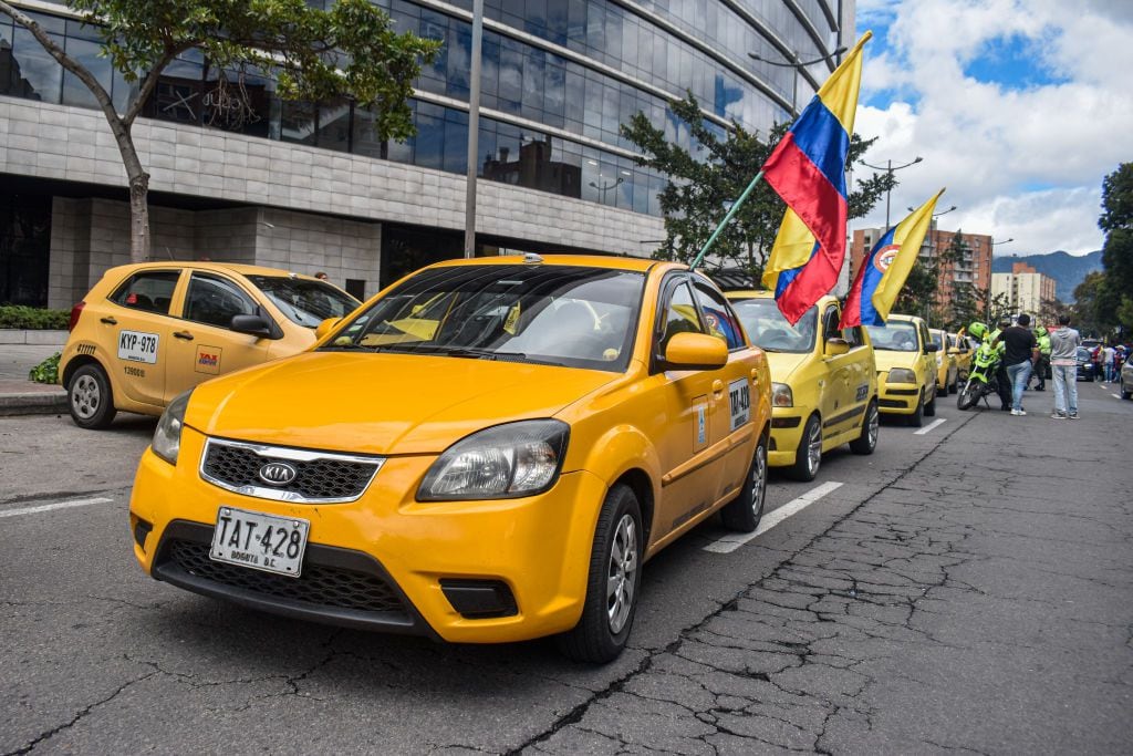 No vamos a bloquear el aeropuerto El Dorado: Hugo Ospina, líder de taxistas