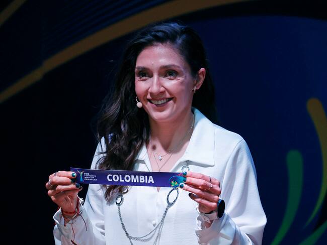 Natalia Gaitán, excapitana de la selección Colombia de fútbol en el sorteo de fase de grupos. Foto: EFE/ Mauricio Dueñas Castañeda
