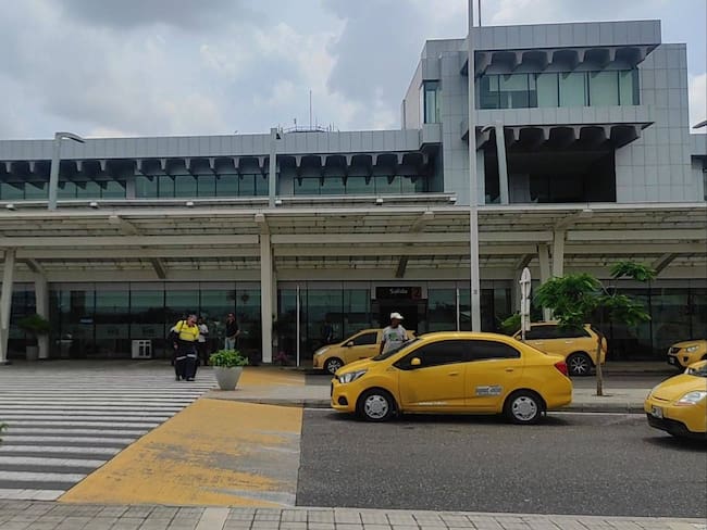 Fachada del aeropuerto Cortissoz de Barranquilla. Foto: Andrea Pallares/ W Radio.