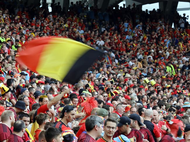 Stuttgart (Germany), 26/06/2024.- Fans of Belgium react ahead of the UEFA EURO 2024 Group E soccer match between Ukraine and Belgium, in Stuttgart, Germany, 26 June 2024. (Bélgica, Alemania, Ucrania) EFE/EPA/RONALD WITTEK