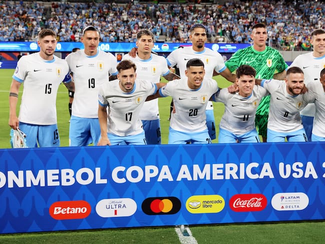 East Rutherford (United States), 28/06/2024.- Uruguay&#039;s players pose for a photo ahead of a CONMEBOL Copa America group C match against Bolivia in East Rutherford, New Jersey, USA, 27 June 2024. EFE/EPA/JUSTIN LANE
