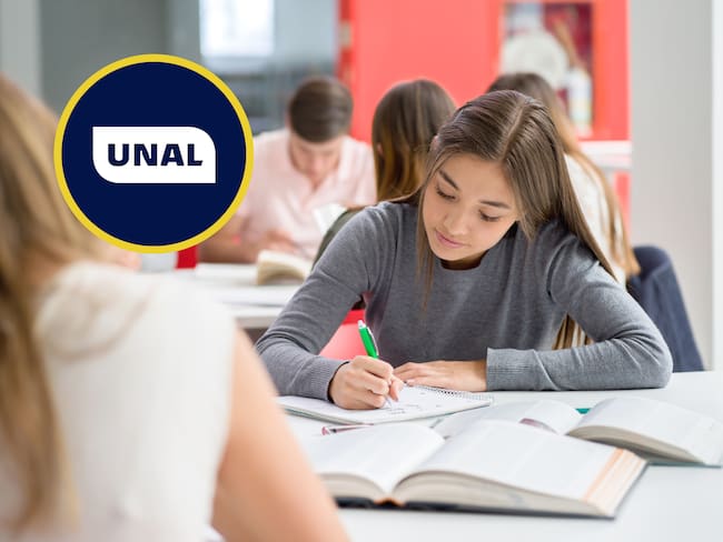 Joven estudiando para un examen en la biblioteca de su universidad. En el círculo, el logo de la Universidad Nacional de Colombia (Fotos vía GettyImages y redes sociales)