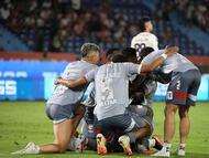 Independiente Santa Fe derrotó 2-1 a Junior y sueña con los cuadrangulares de la Liga BetPlay. Foto: Jairo Cassiani/Colprensa.