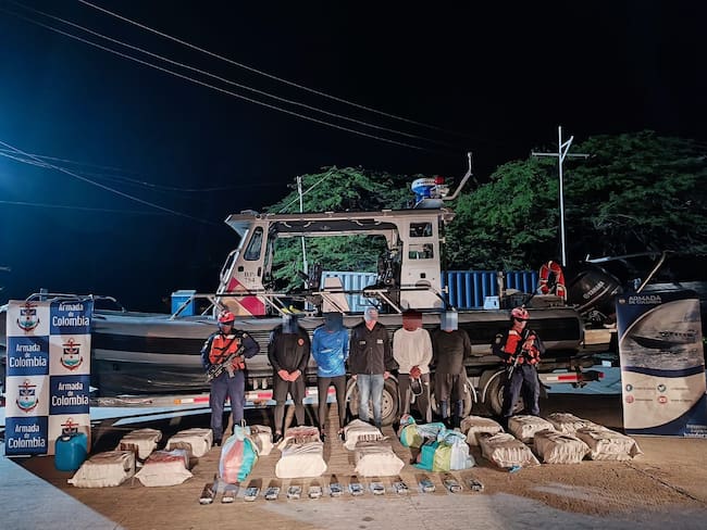 Fueron incautados 400 kilos de coca que eran transportados en una lancha en Santa Marta
