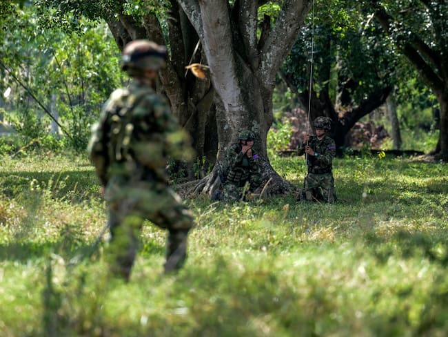 Varios soldados murieron y otros resultaros heridos tras caer en campo minado en Antioquia
