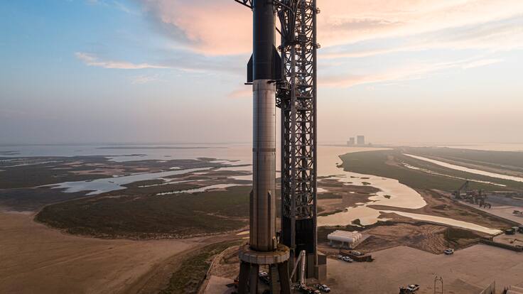 USA5483. BOCA CHICA (TX, EEUU), 05/06/2024.- Fotografía cedida por SpaceX donde aparece su cohete Starship en la plataforma del complejo Starbase ubicado en Boca Chica, Texas. SpaceX tiene todo listo para el cuarto vuelo de prueba de su cohete Starship, el más poderoso construido hasta la fecha, y que volverá a despegar desde la base en Boca Chica, en el sur de Texas (EE.UU.). EFE/SpaceX /SOLO USO EDITORIAL /NO VENTAS /SOLO DISPONIBLE PARA ILUSTRAR LA NOTICIA QUE ACOMPAÑA /CRÉDITO OBLIGATORIO