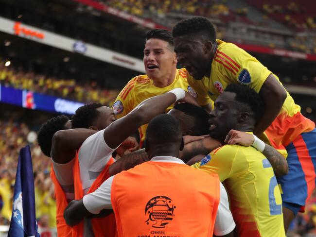 Selección Colombia celebra su victoria. Foto: Omar Vega/Getty Images