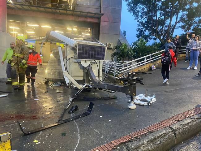 Cabina del Metrocable de Medellín se cayó: hay varias personas heridas