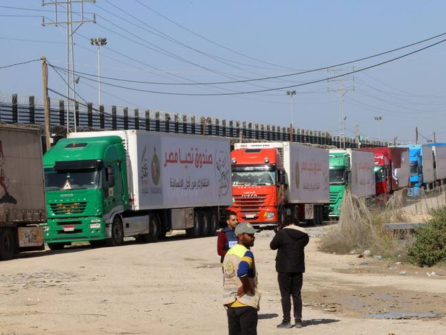 Camiones de ayuda a Gaza. (Foto de SAID KHATIB/AFP vía Getty Images)