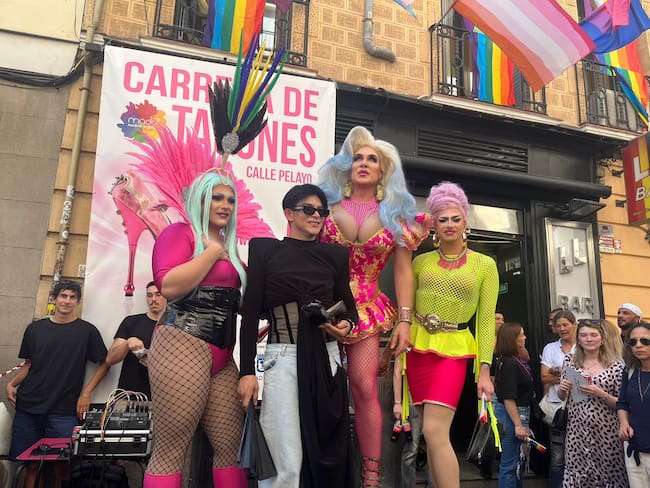 Zantiago Vanegas, el diseñador colombiano que brilla en fiesta Orgullo LGBTIQ+ en Madrid
