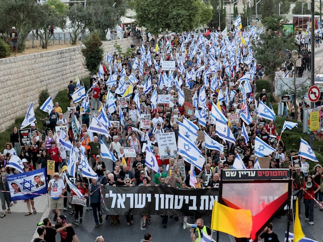 Protestas contra el Gobierno del primer ministro, Benjamín Netanyahu en Jerusalén. Foto: EFE/EPA/ABIR SULTAN
