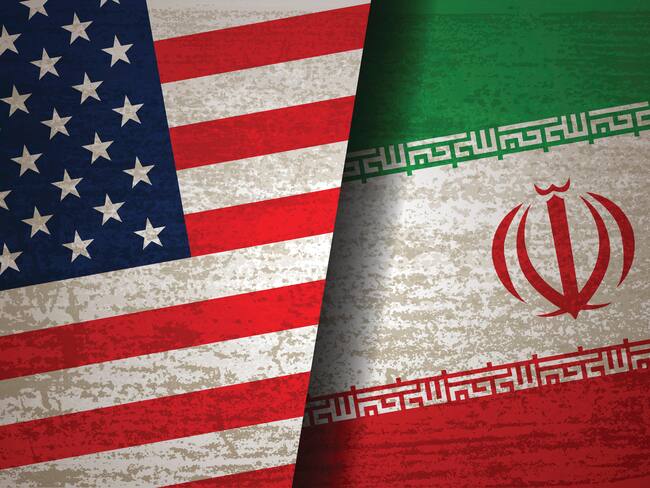 Banderas de Estados Unidos e Irán. Foto: Getty Images