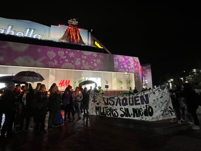 Plantón en Centro Comercial Santafé para exigir justicia por feminicidio. Foto: Suministrada.