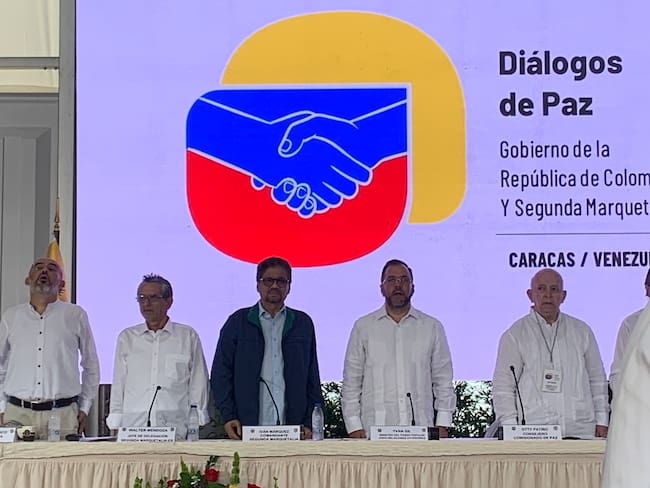 Instalación de la mesa de diálogos entre el gobierno de Colombia y la Segunda Marquetalia. Foto: W Radio.