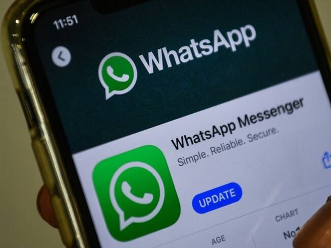Cómo funcionará la opción de cerrar sesión en la que trabaja WhatsApp. Foto: INDRANIL MUKHERJEE/AFP via Getty Images