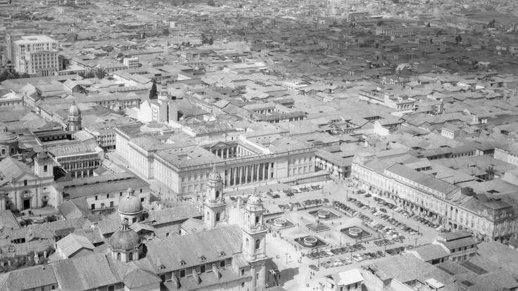 Vista aérea de la Plaza de Bolívar en 1951 (Foto vía Colprensa)
