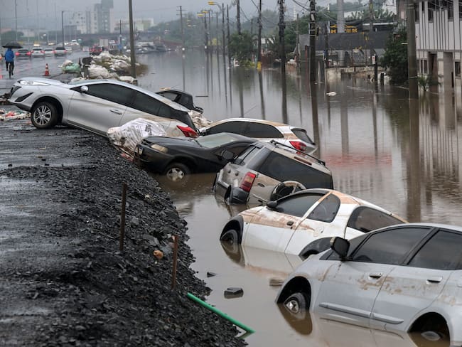 El duro testimonio de víctima de las inundaciones en Brasil: “casi lo perdemos todo”