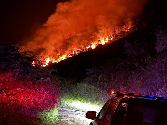No se ha podido controlar incendio forestal en Sucre, Santander. Foto: Suministrada.