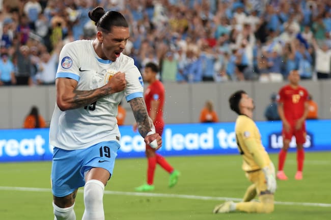 East Rutherford (United States), 28/06/2024.- Uruguay forward Darwin Nunez celebrates scoring during the first half of a CONMEBOL Copa America 2024 group C match against Bolivia, in East Rutherford, New Jersey, USA, 27 June 2024. EFE/EPA/JUSTIN LANE